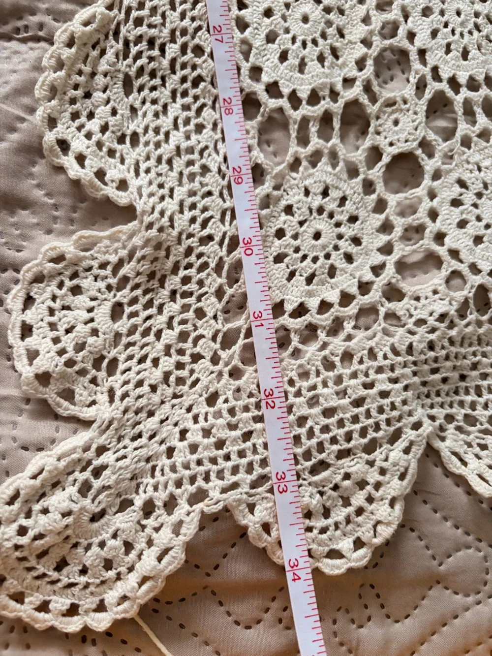 Vintage Lot Of 5 Doilies: 1 Table Runner, 1 Oval, 3 Round 1920’s-1949’s Antique
